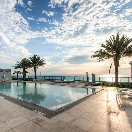 Churchill Suites Monte Carlo Miami Beach Eksteriør billede